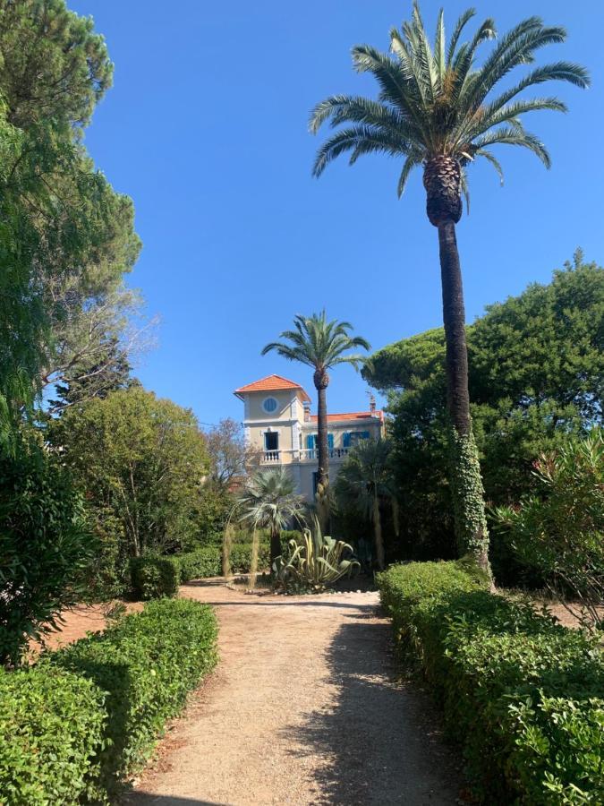 Villa Jacqueline ラ・セーヌ・シュル・メール エクステリア 写真